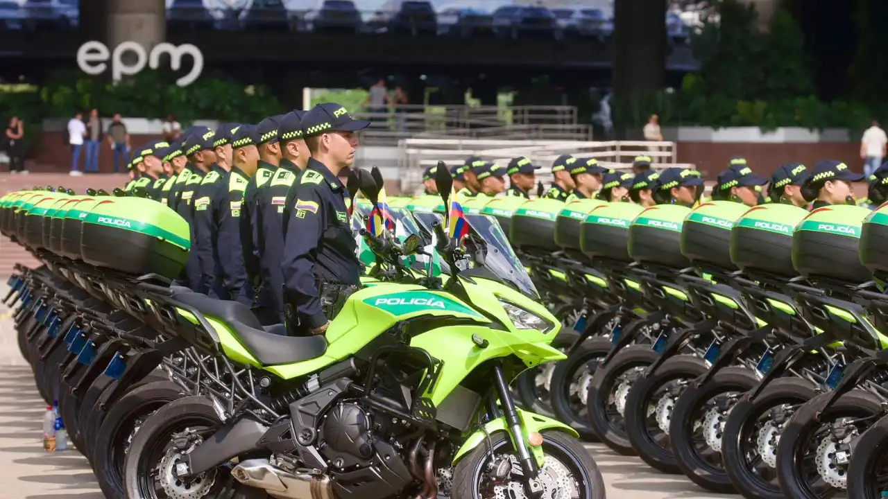 'Vamos por los bandidos': Fico anuncia nuevo grupo élite y 120 motos para combatir el crimen en Medellín