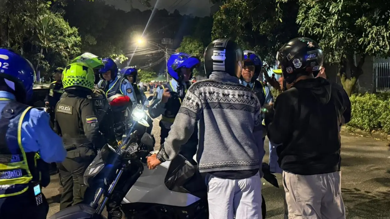 Operativo contra piques ilegales en Medellín deja 58 comparendos y 28 motos inmovilizadas