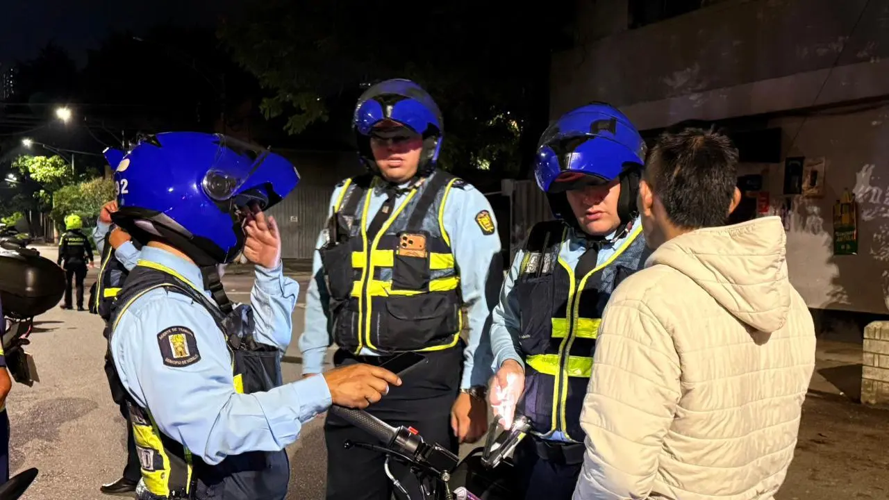 Operativo contra piques ilegales en Medellín deja 58 comparendos y 28 motos inmovilizadas