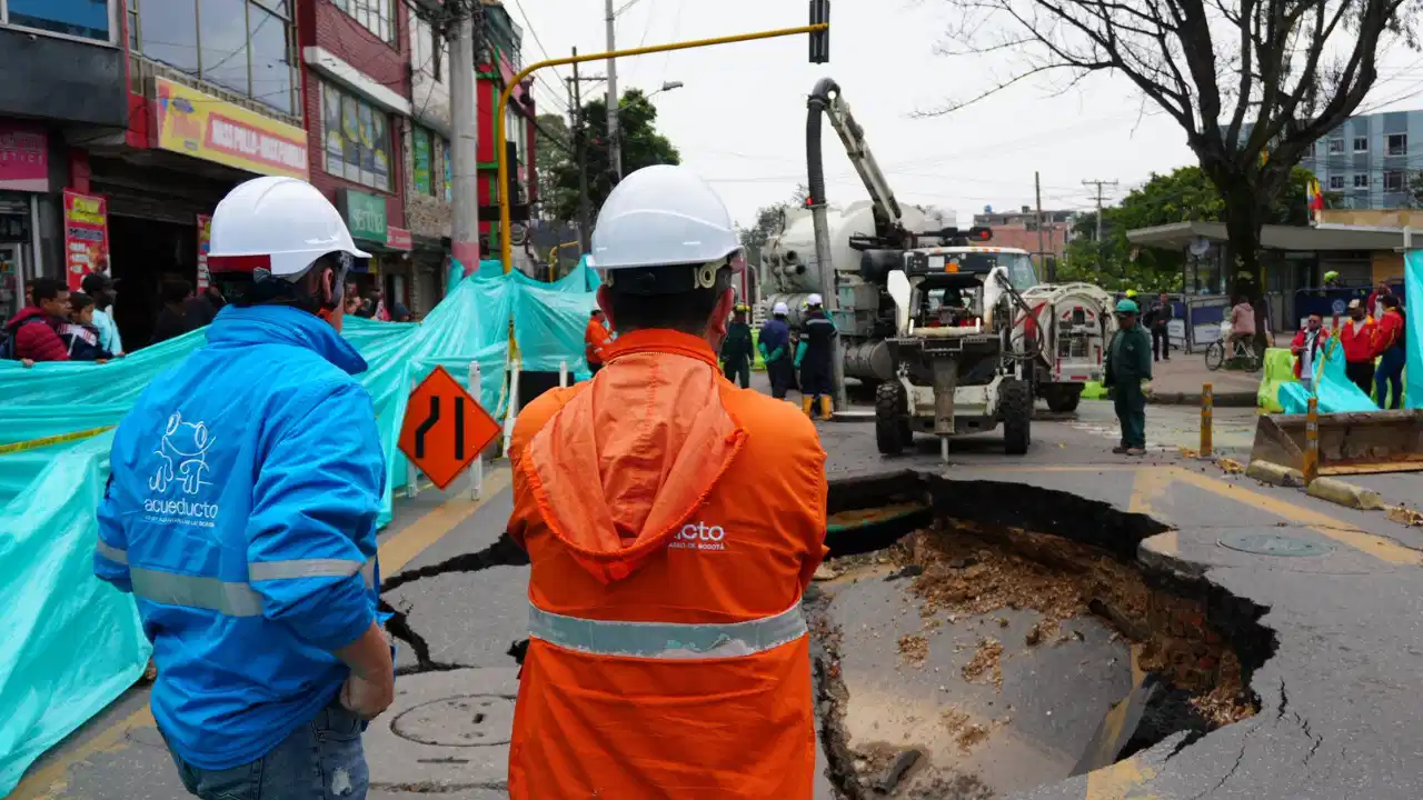 ¿Cuándo arreglan el tremendo socavón de Suba? Esto dijeron las autoridades
