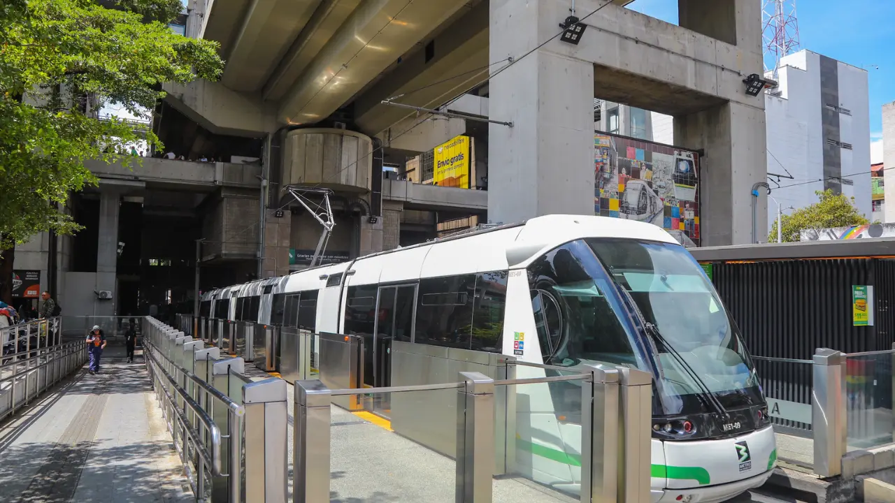 Una década sobre rieles: El tranvía de Ayacucho celebra su aniversario