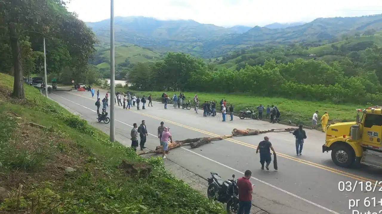 Cierre total en la vía Medellín – Manizales por paro minero