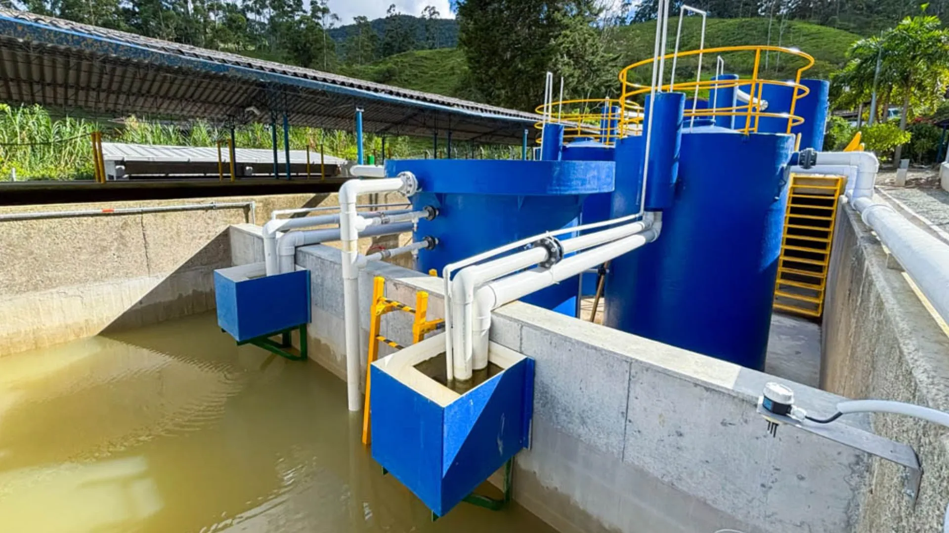 ¡Adiós a los cortes! Más de 1.800 hogares de Altavista ya cuentan con agua potable estable y segura