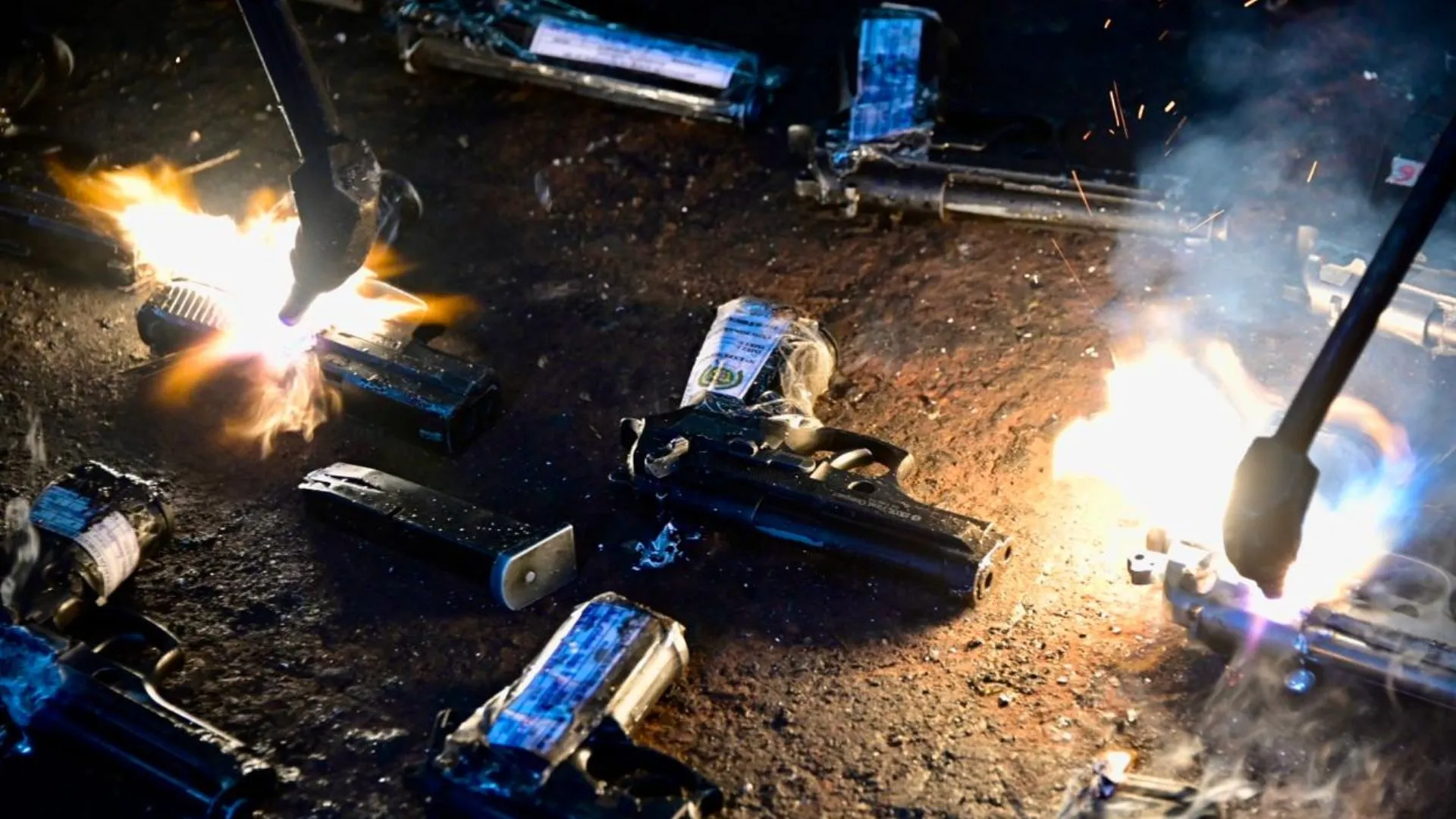 ¡Kennedy, Bosa y Engativá bajo la lupa! Bogotá destruye toneladas de armas incautadas en puntos críticos