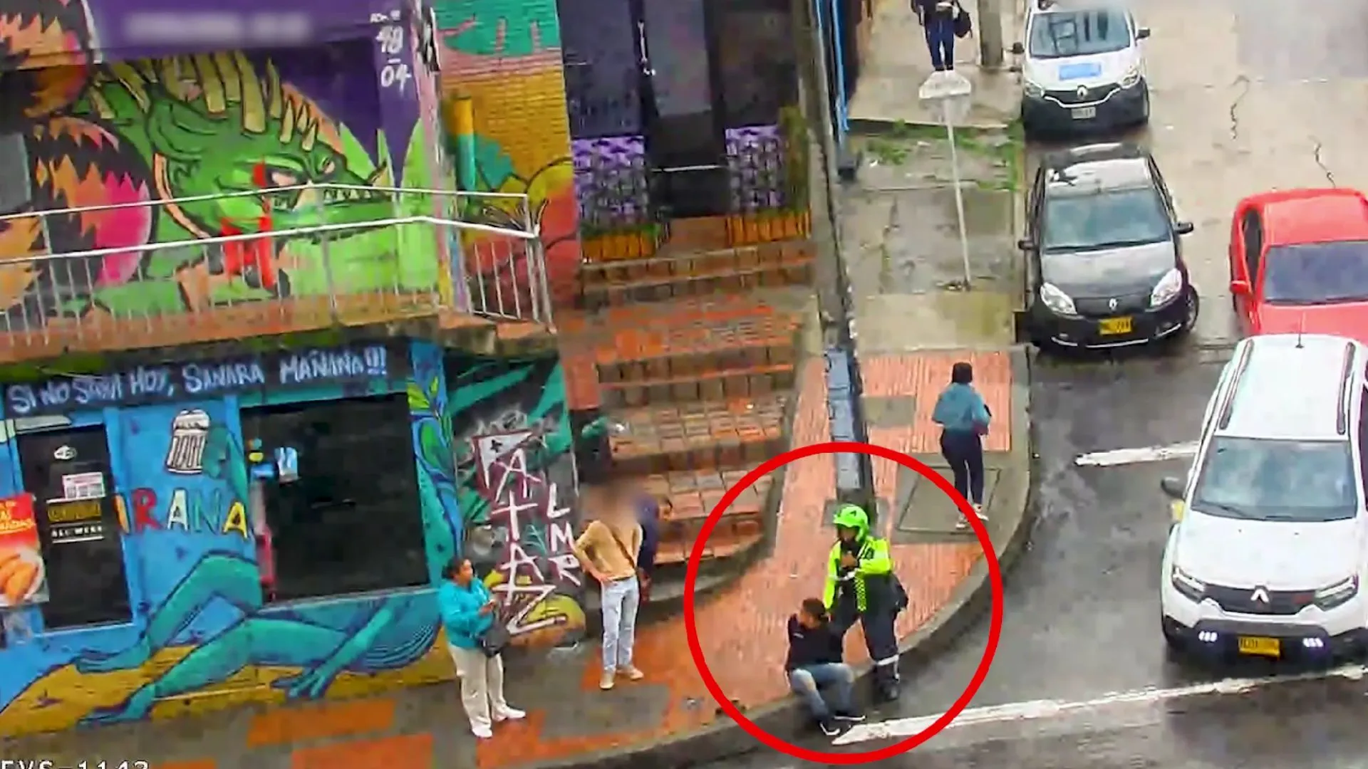 ¡Cayó en plena huida! Capturan a sujeto que intentó atracar a un estudiante en Chapinero