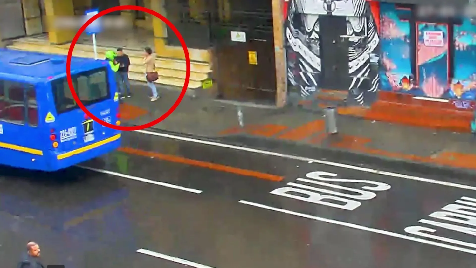 ¡Cayó en plena huida! Capturan a sujeto que intentó atracar a un estudiante en Chapinero