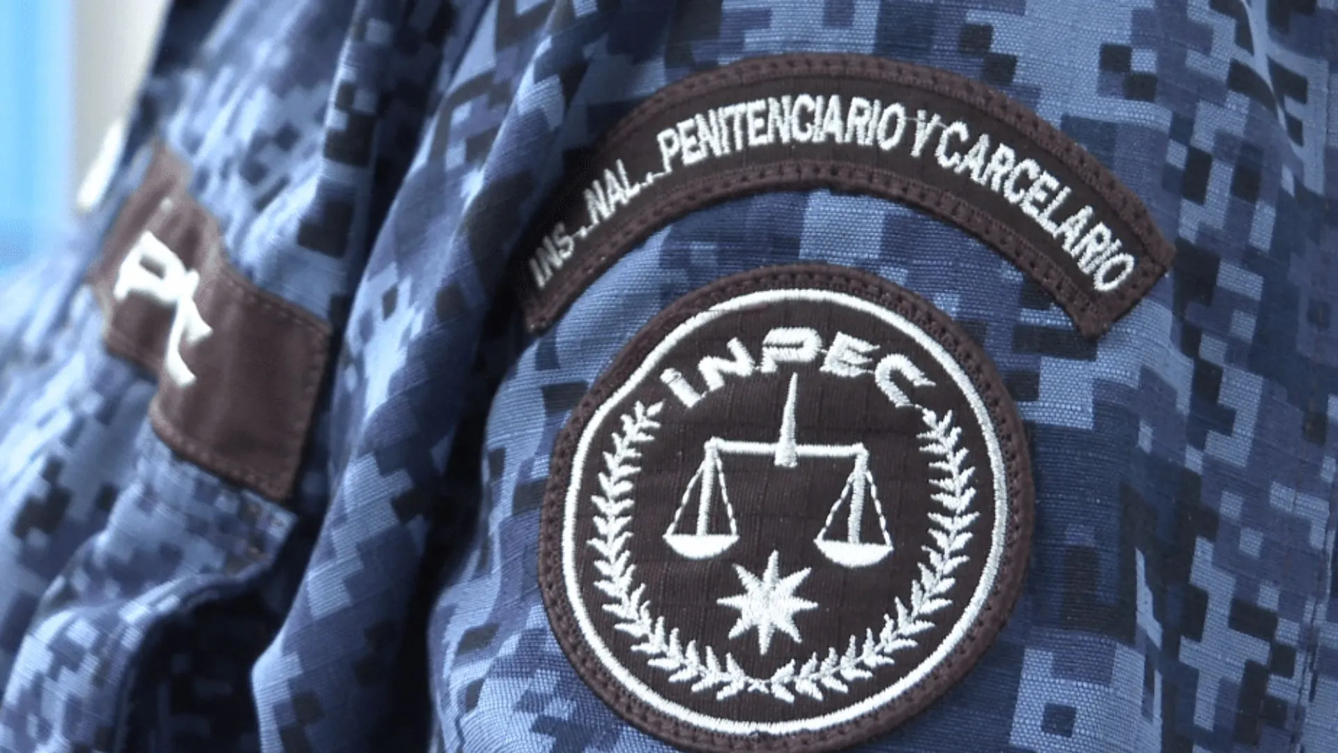 Crece el debate en Bogotá: INPEC asegura que sus brazaletes no fallan tras polémicos casos de reincidencia