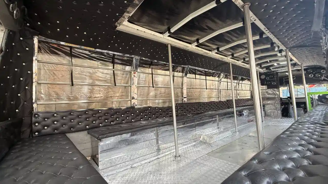 Controles al transporte turístico: Autobús del partido inmovilizado por maniobras peligrosas