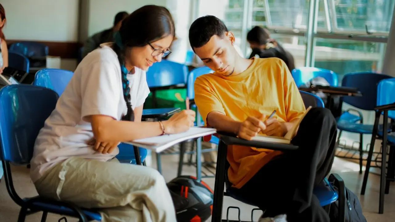 ¿Quieres estudiar? Abren más de 12 mil cupos con Matrícula Cero en Medellín