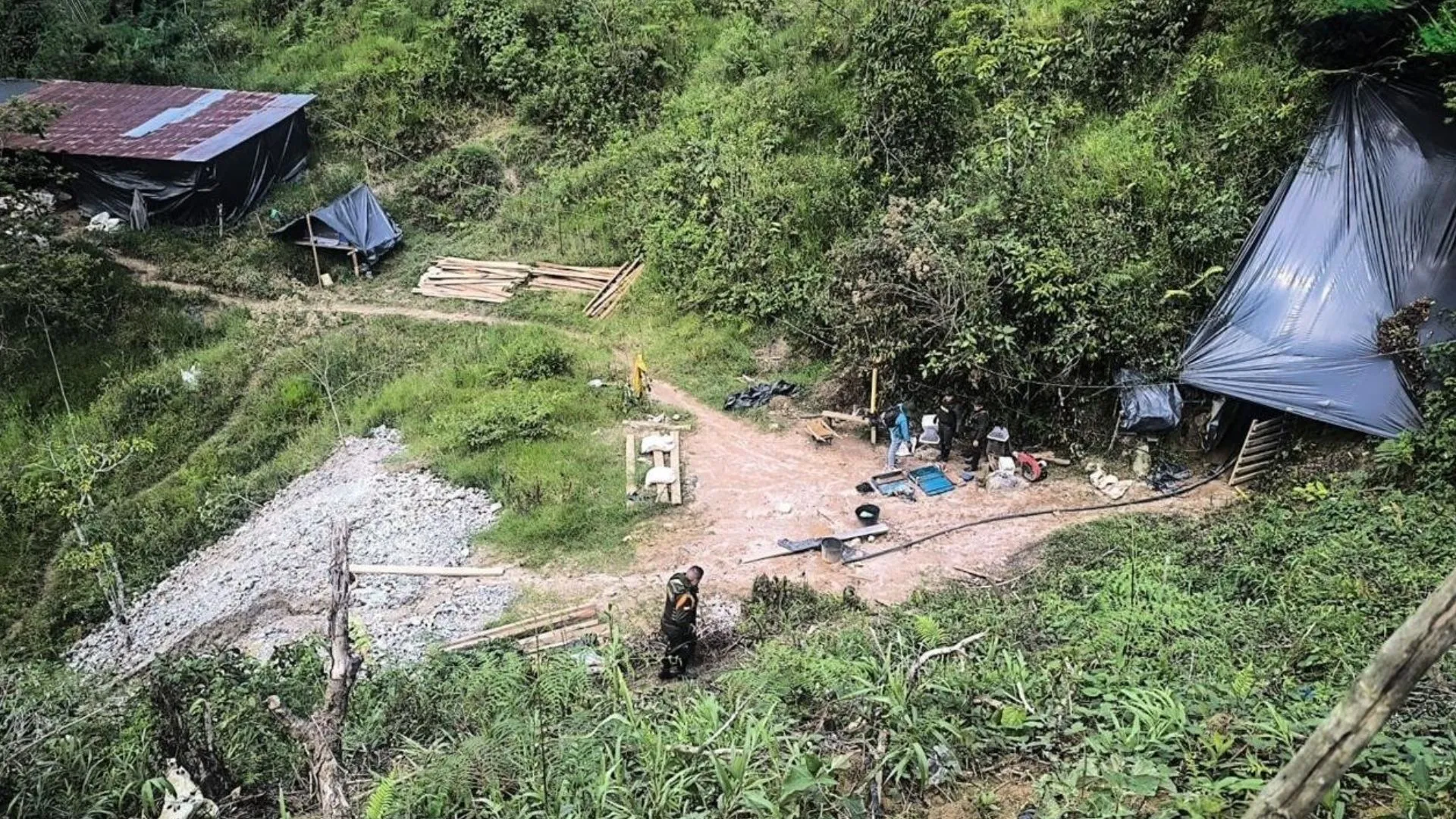 ¡Se les acabó el negocio! Desmantelan mina ilegal que financiaba al GAO-r en el norte de Antioquia