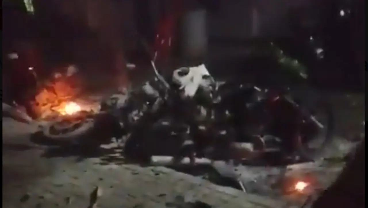 Atentado terrorista en Briceño: Moto-bomba estalla frente a la estación de Policía y deja un uniformado herido