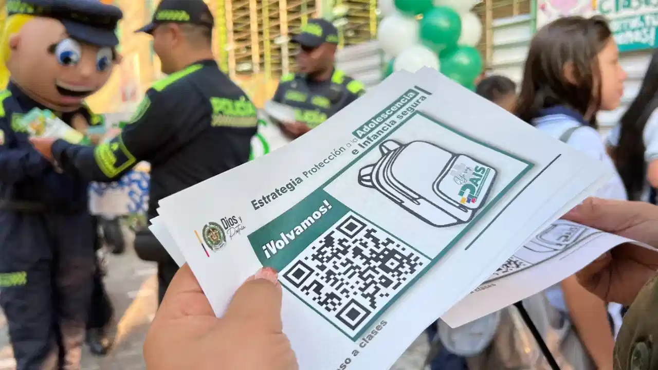 ¡Más vigilancia en colegios! Autoridades intensifican operativos por riñas entre jóvenes