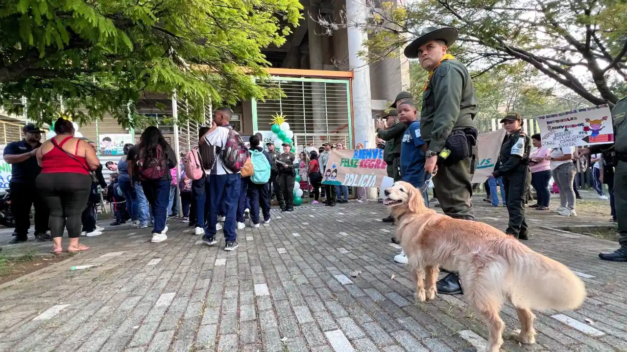 ¡Más vigilancia en colegios! Autoridades intensifican operativos por riñas entre jóvenes
