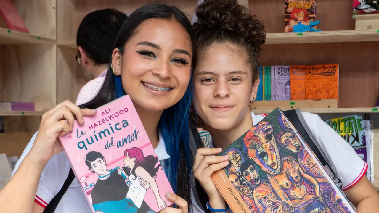 ¿Quién dijo que el paisa no lee? 98 mil usuarios están conectados con las bibliotecas de Medellín