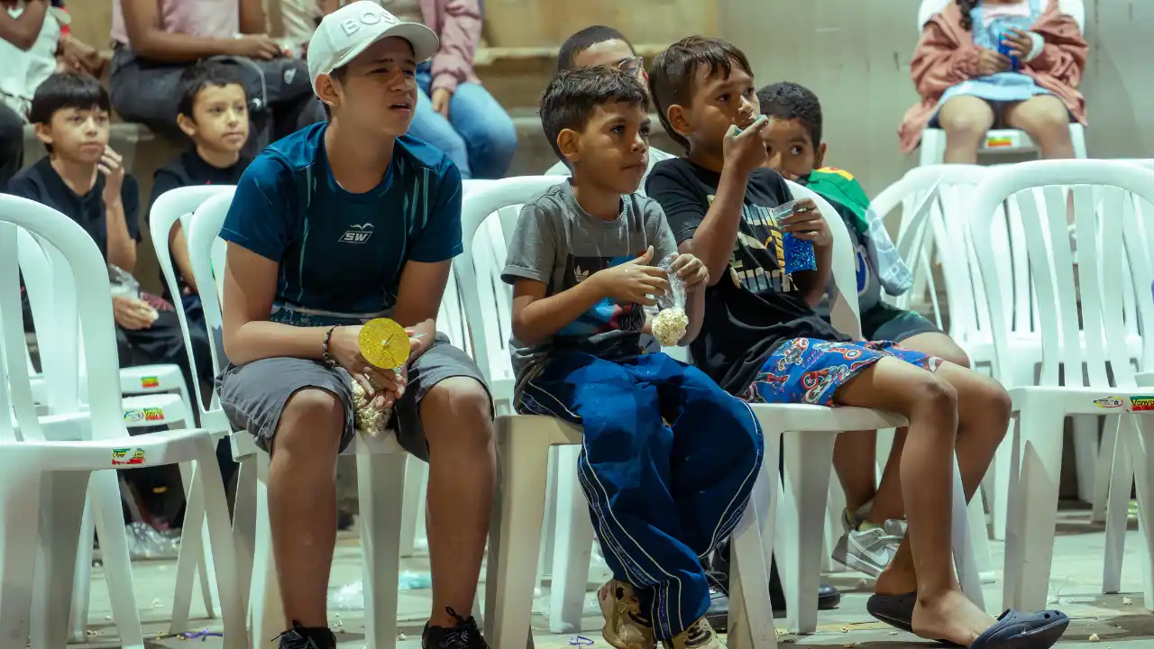 ¡Parche con crujientes! El cine vuelve a las estaciones de metro