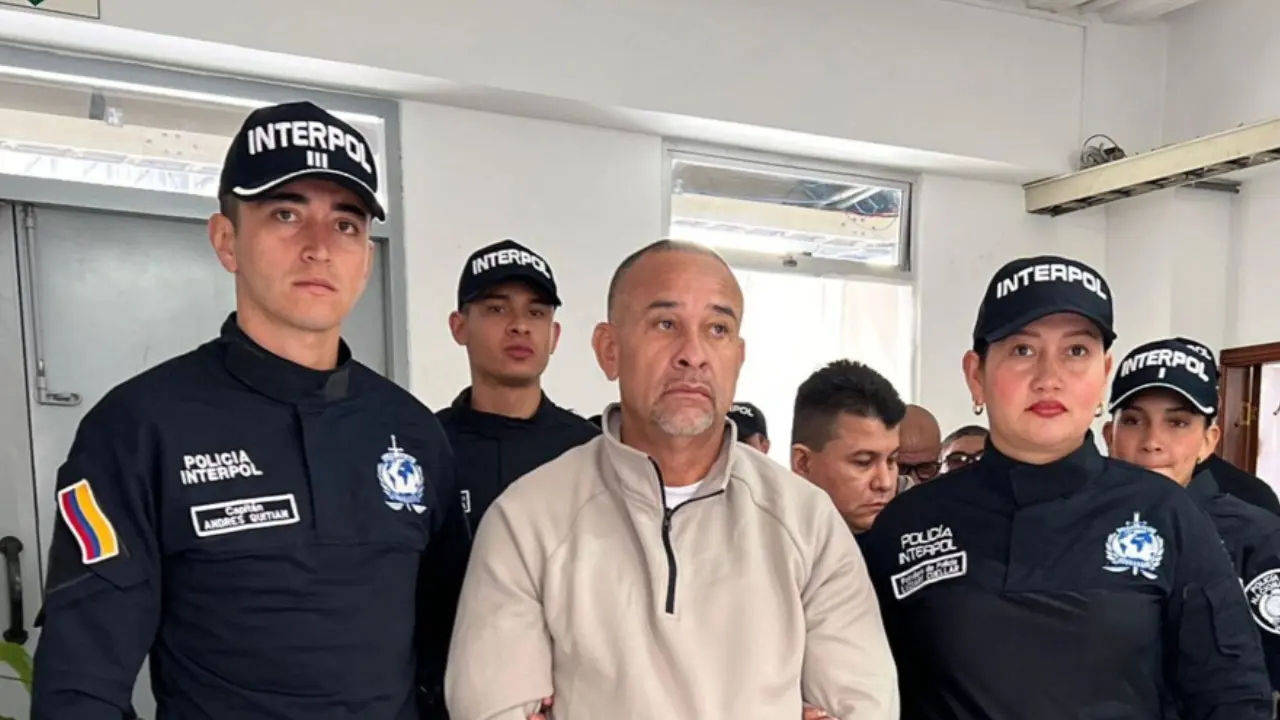 Extraditan a cinco colombianos por narcotráfico a EE.UU.