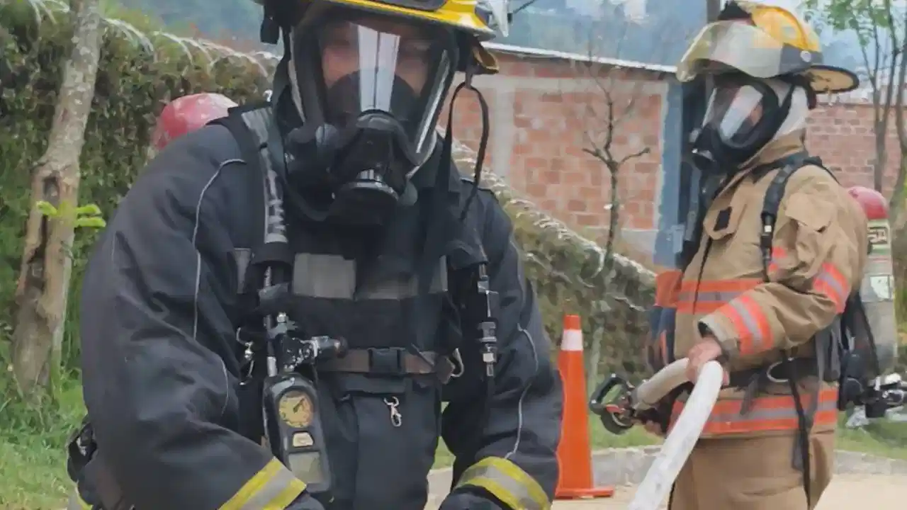 Controlan fuga de gas en La Estrella tras emergencia por perforación de tubería