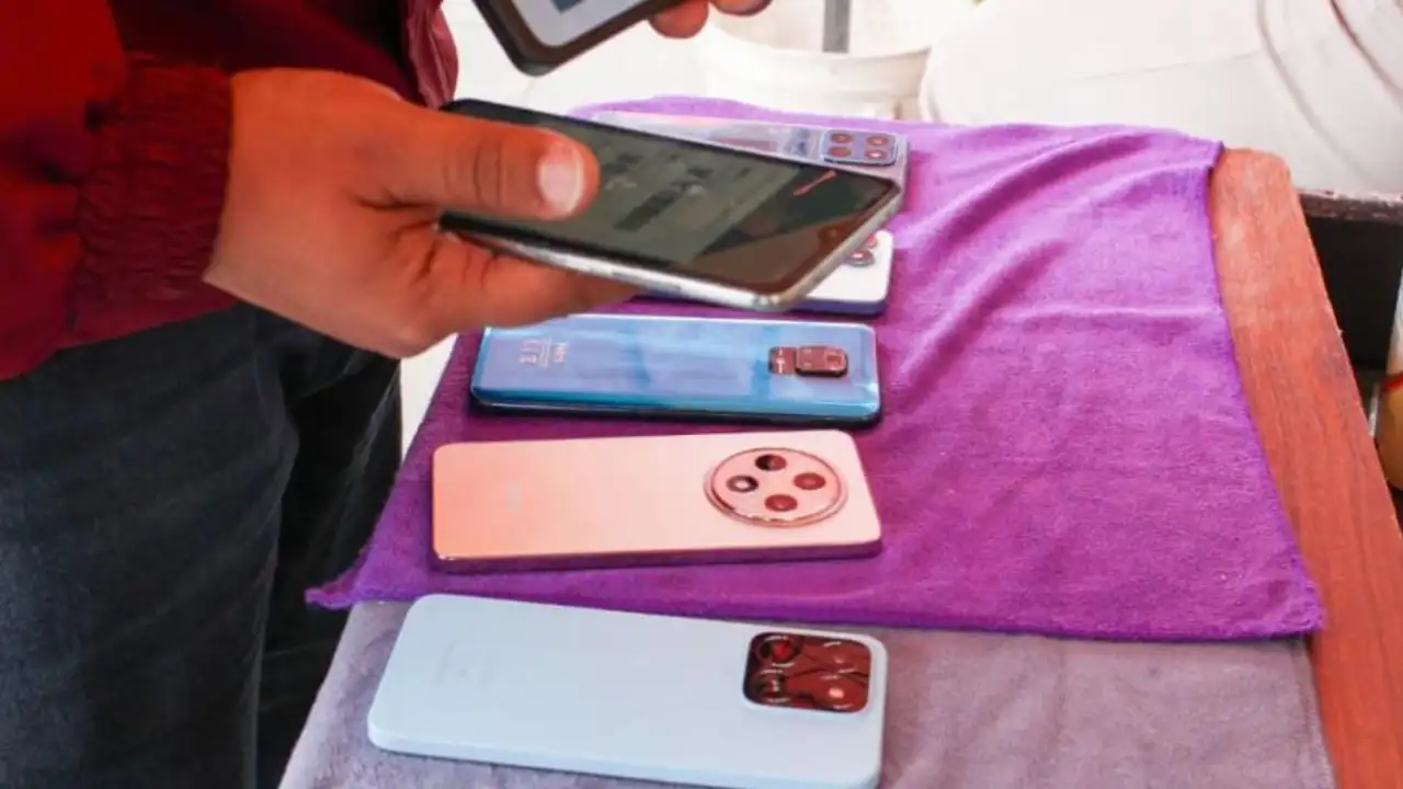 ¡Les dañaron el negocio! Incautan celulares robados en pleno centro de Bogotá