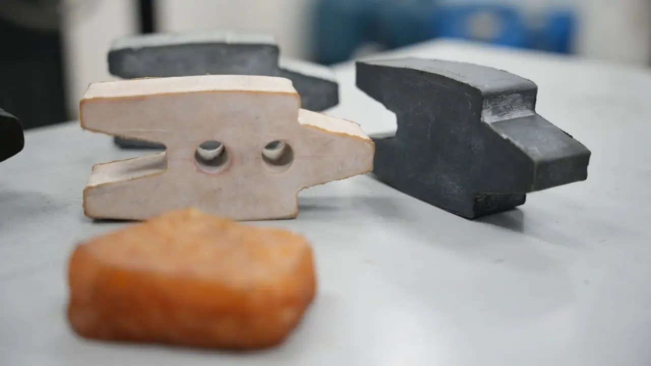 Con caucho y caña de azúcar, el ITM innova con ladrillos que desafían sismos y revolucionan la construcción sostenible