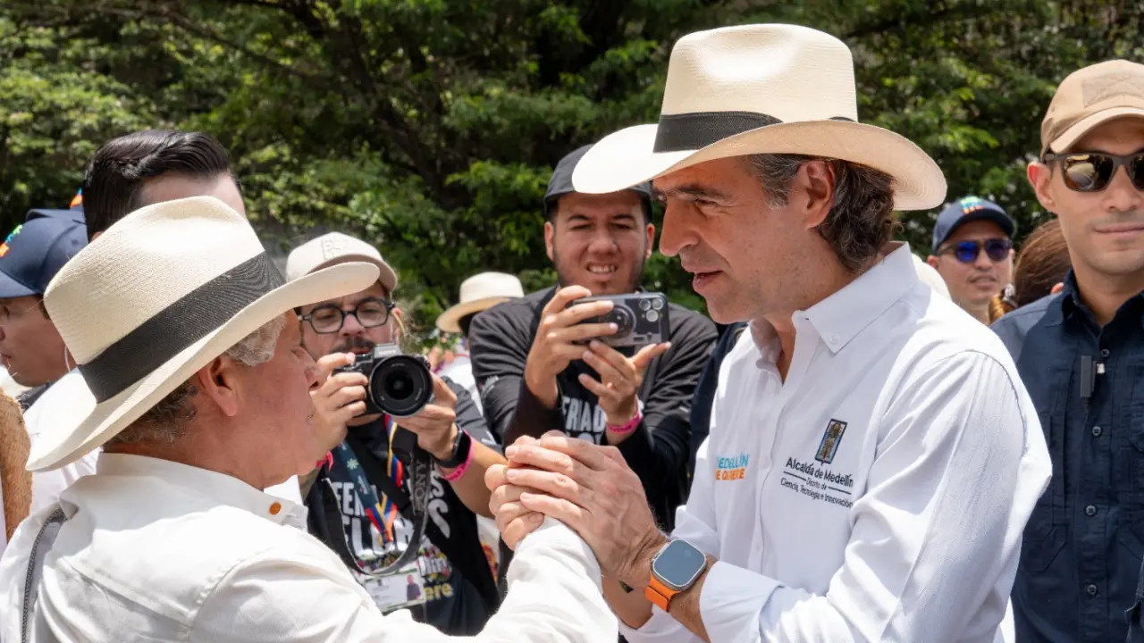 ¡Fiesta en el centro! Medellín conmemora 200 años como capital