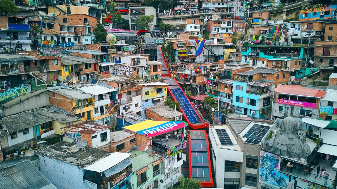 ¡Fiesta en el centro! Medellín conmemora 200 años como capital