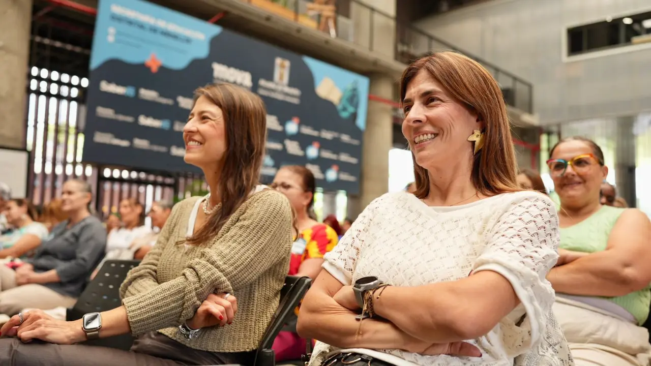 Lanzan programa para promover la autonomía de las mujeres prestadoras de salud en Medellín