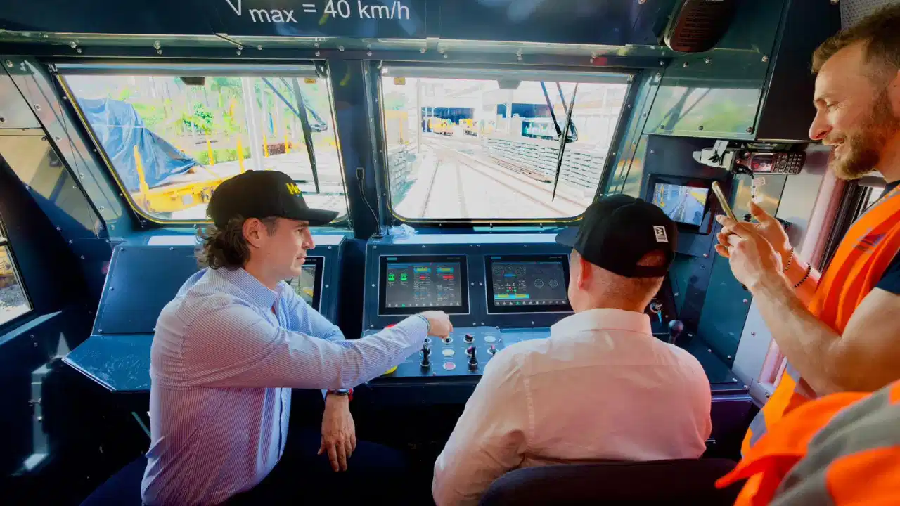Así es la nueva reperfiladora que cuidará los rieles del Metro de Medellín