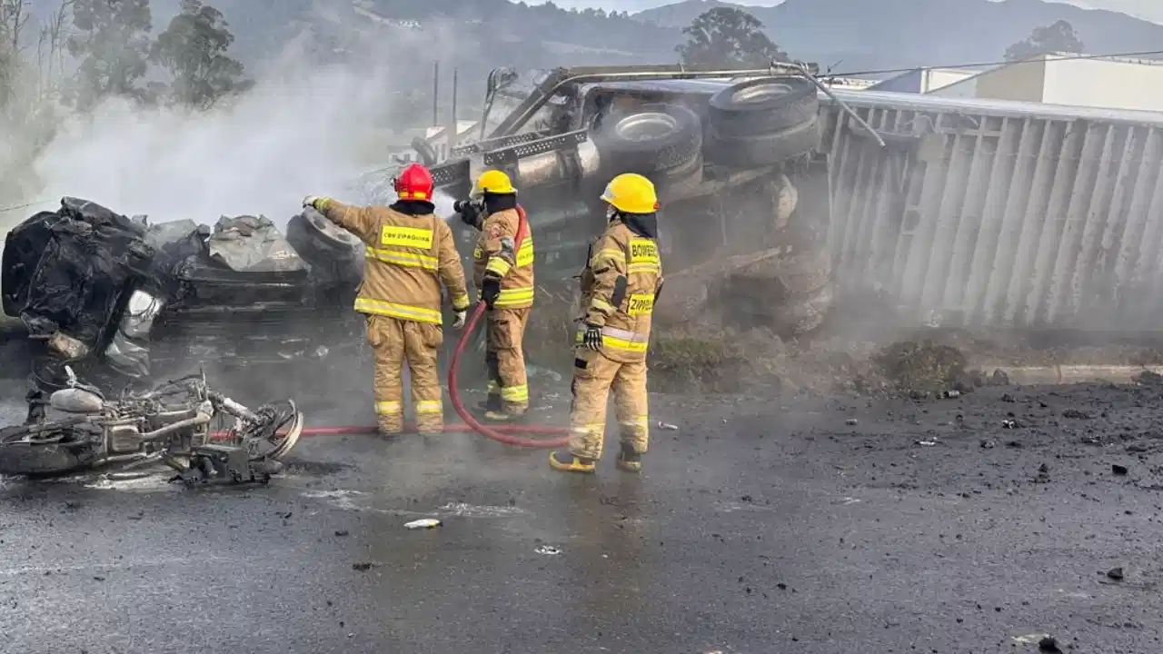 Tragedia en peaje de Cundinamarca: camión sin frenos deja muertos y más de 19 heridos