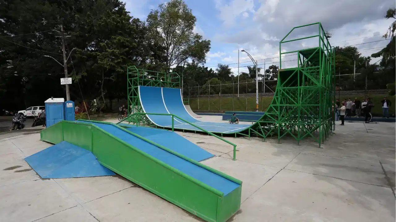 Para rodar mejor: reparan parques de skate en distintos barrios de Medellín