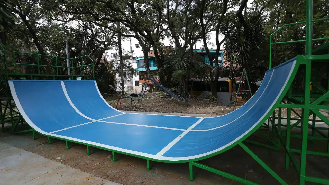 Para rodar mejor: reparan parques de skate en distintos barrios de Medellín