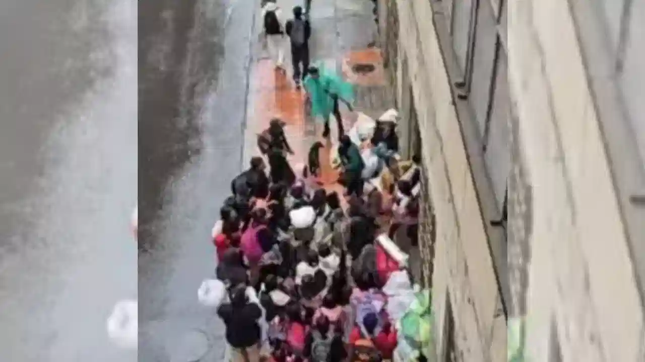 Tensión en el centro de Bogotá: trabajadores retenidos en la sede del Ministerio del Interior por protesta