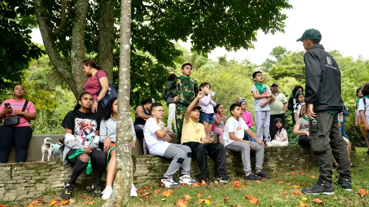 ¡Pequeños gigantes al mando! Inicia el nuevo semillero que enseña a los niños sobre sostenibilidad y Cultura Metro