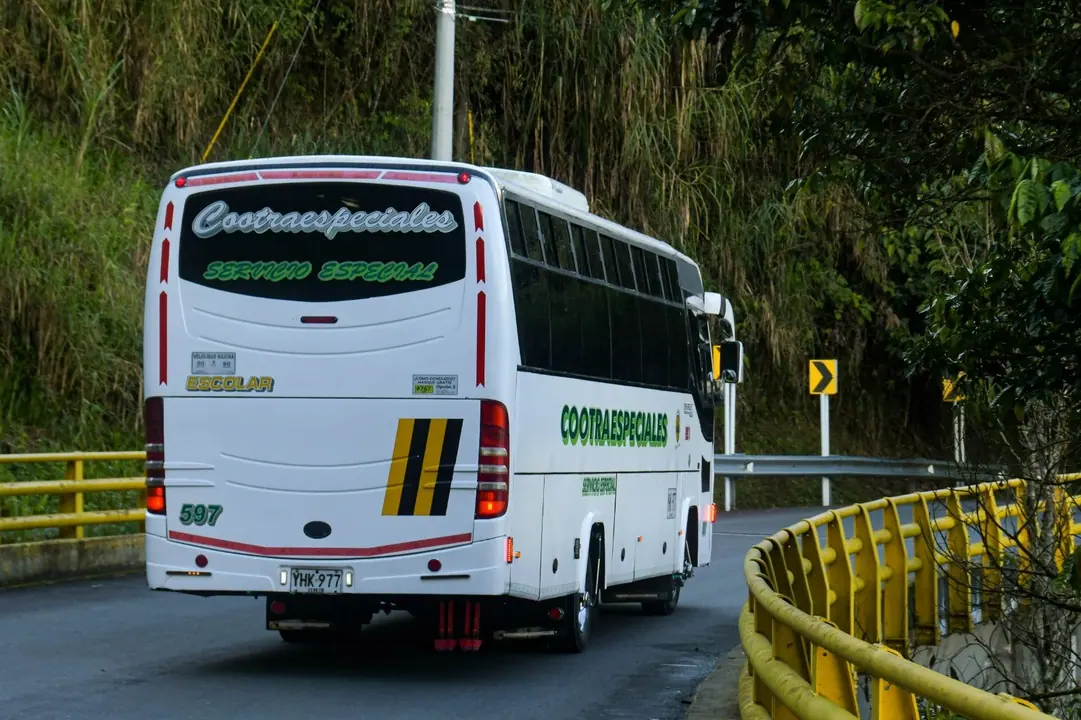 ¡Que no falten al cole! Más de 10 mil estudiantes tienen transporte en Medellín