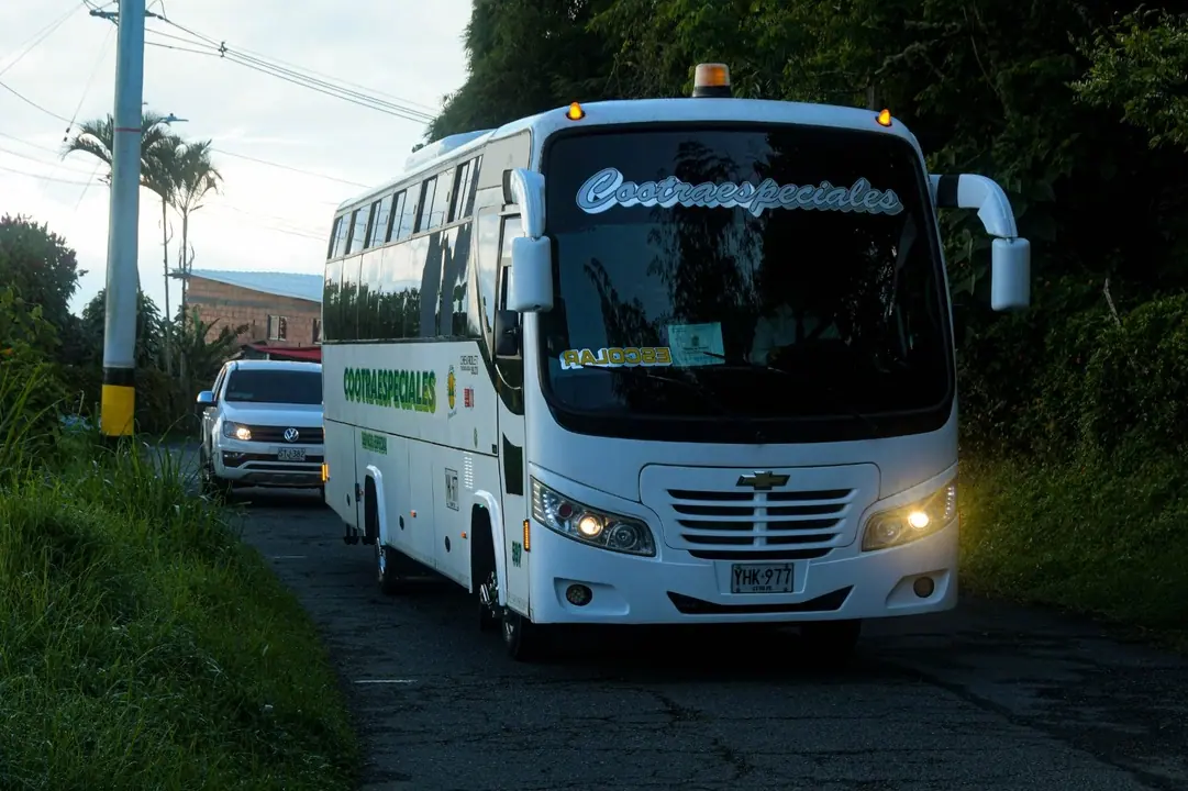 ¡Que no falten al cole! Más de 10 mil estudiantes tienen transporte en Medellín