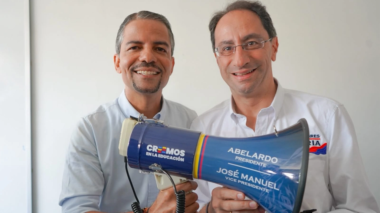El megáfono contra la deserción: José Manuel Restrepo reafirma compromiso con educación a nada de elecciones