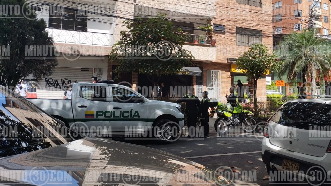 se habrían metido por un local desocupado 2 2 Ladrones se metieron a robar a una joyería en Sabaneta se habrían metido por un local desocupado
