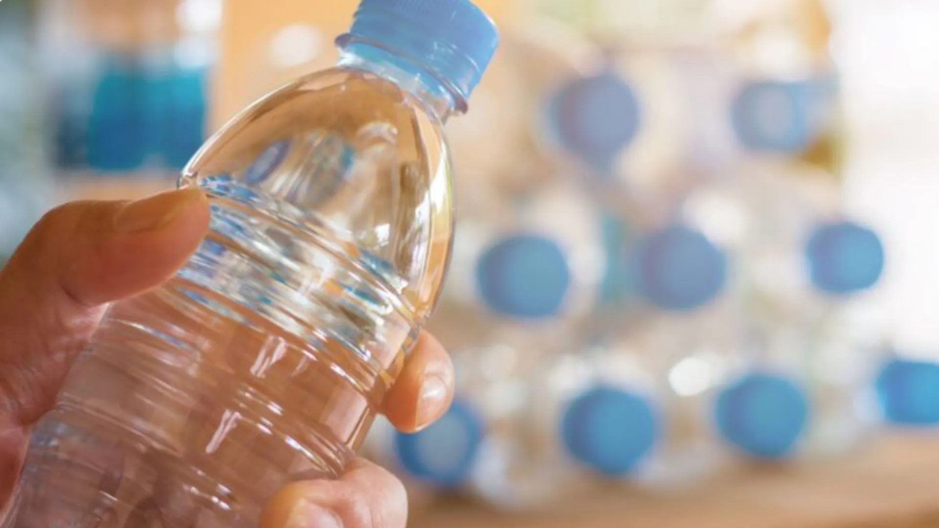¡Pilas con lo que bebe! Invima prohíbe venta de reconocida marca de agua por riesgo para la salud 2 ¡Pilas con lo que bebe! Invima prohíbe venta de reconocida marca de agua por riesgo para la salud