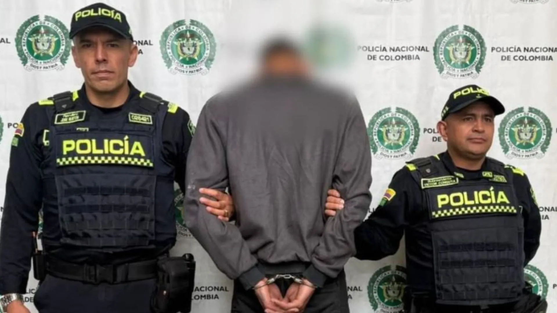 ¡Lo pillaron en plena fuga! Cayó hombre señalado de hurtar celulares con arma de fuego en Bogotá
