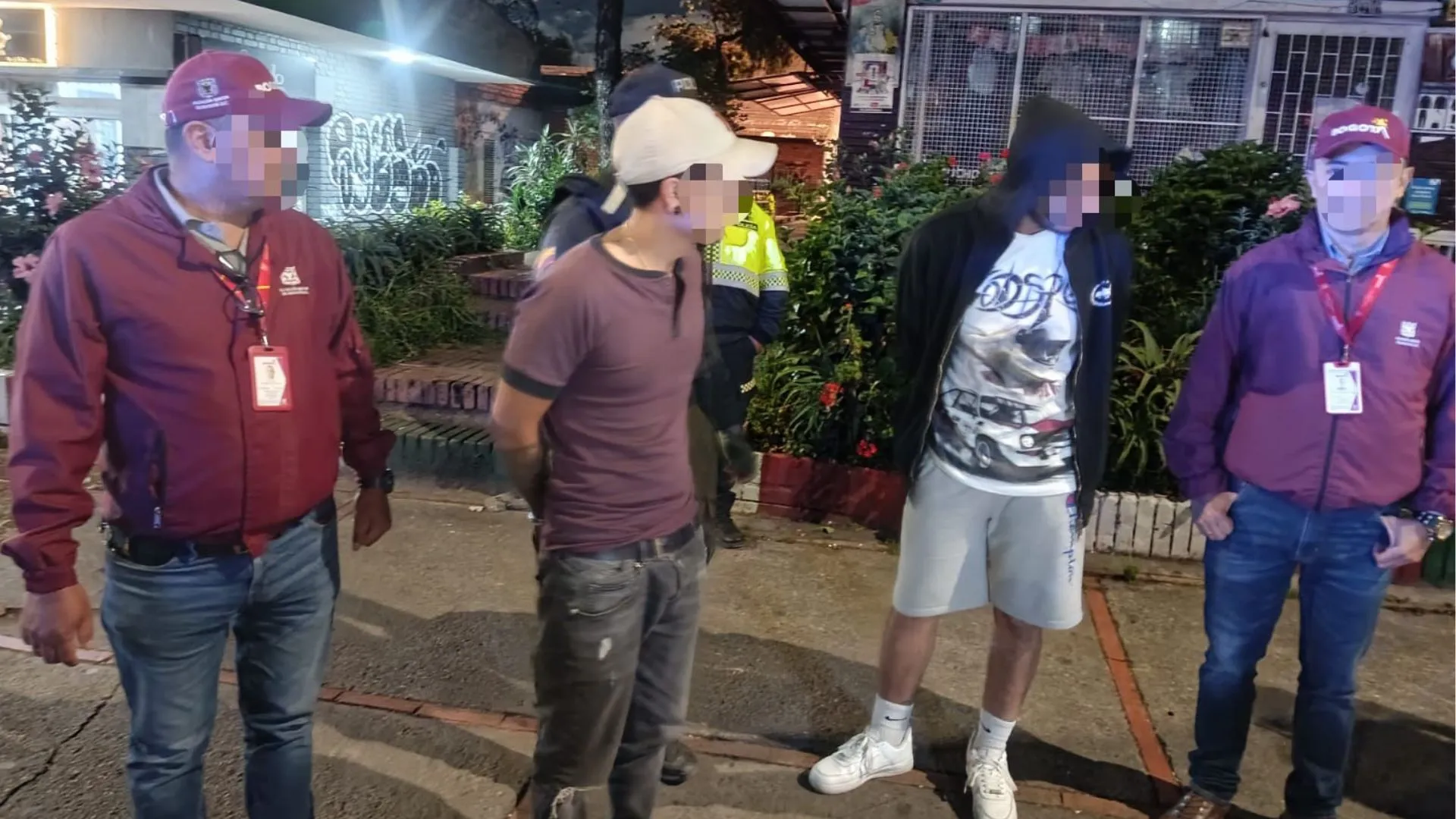 ¡La tenían escondida en el carro! Dos capturados en Ciudad Bolívar tras el hallazgo de 120 dosis de droga