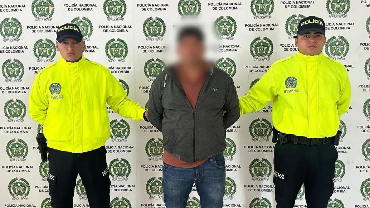 Le pusieron esposas a alias ‘Bollito de Gato’; lo señalan de mover explosivos del ELN entre Arauca y Bogotá