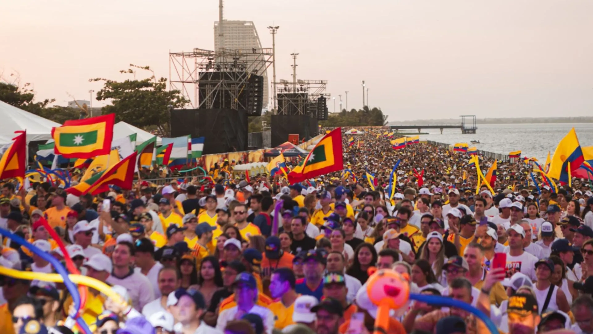¡A reventar! Abelardo De La Espriella sacudió Barranquilla con un multitudinario cierre de campaña 2 ¡A reventar! Abelardo De La Espriella sacudió Barranquilla con un multitudinario cierre de campaña