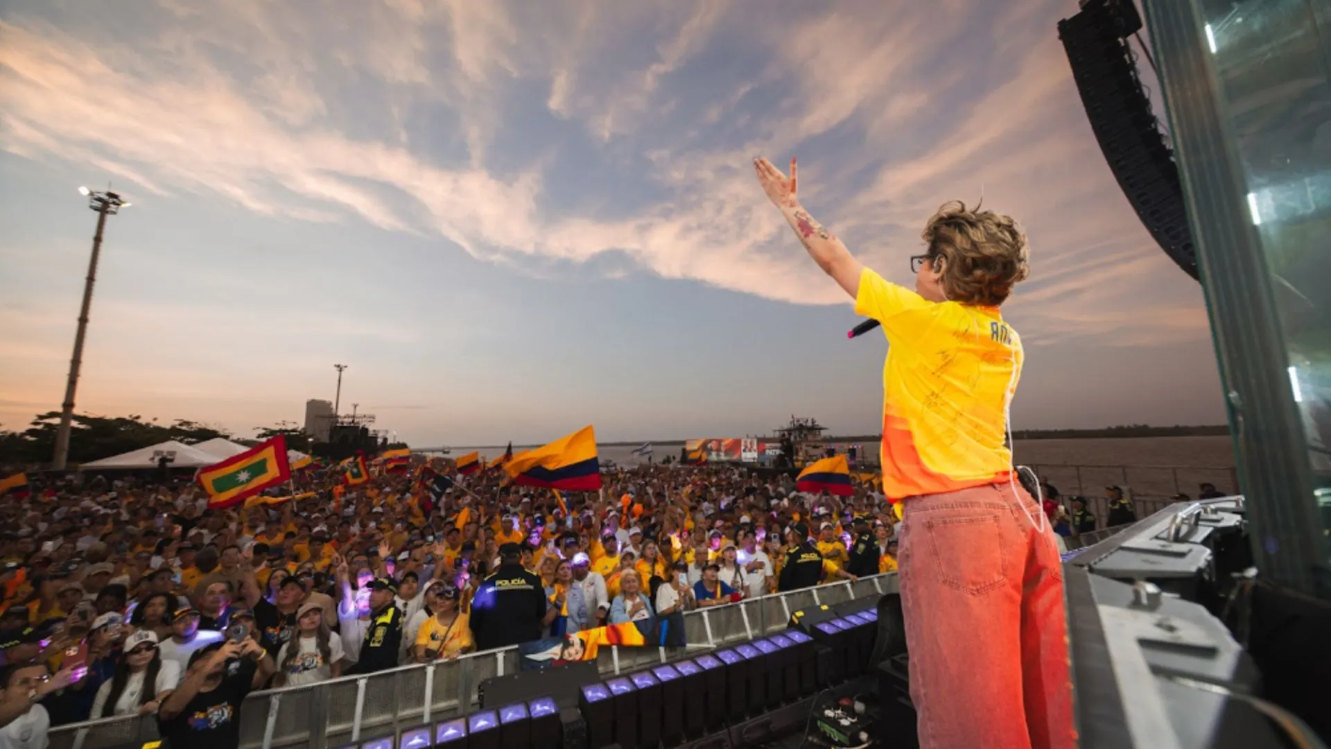 ¡A reventar! Abelardo De La Espriella sacudió Barranquilla con un multitudinario cierre de campaña 6 ¡A reventar! Abelardo De La Espriella sacudió Barranquilla con un multitudinario cierre de campaña
