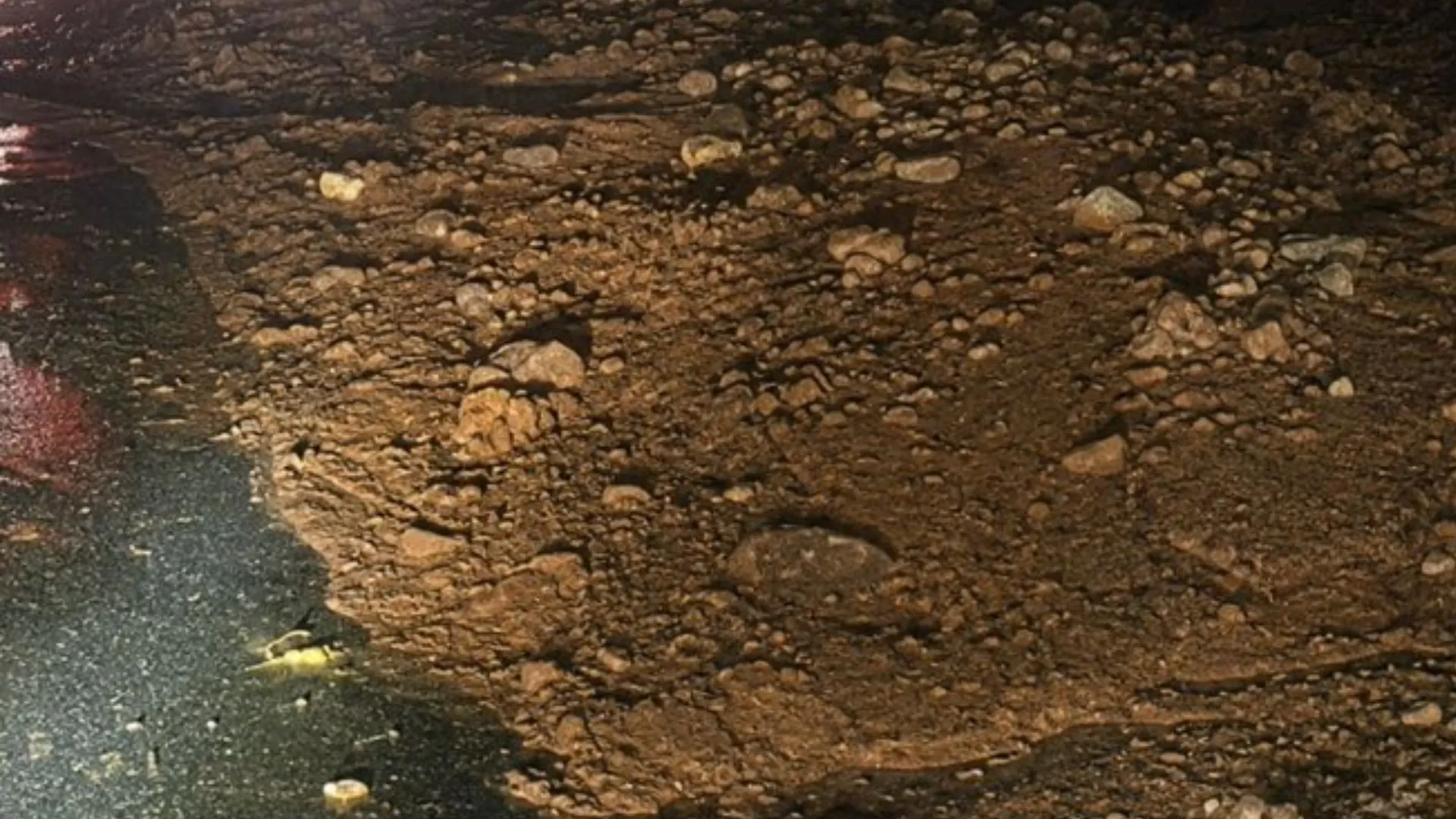¡Parte de la montaña se vino abajo! Derrumbe bloqueó por completo la vía hacia Santa Rosa de Osos