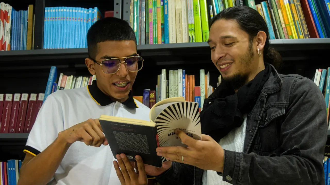 'Profes que cambian el cuento': Medellín celebra el Día del Maestro con salud mental y formación 3 'Profes que cambian el cuento': Medellín celebra el Día del Maestro con salud mental y formación