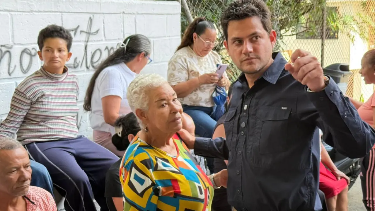 Autoridades celebran fuerte caída de delitos en el Doce de Octubre 2 Autoridades celebran fuerte caída de delitos en el Doce de Octubre