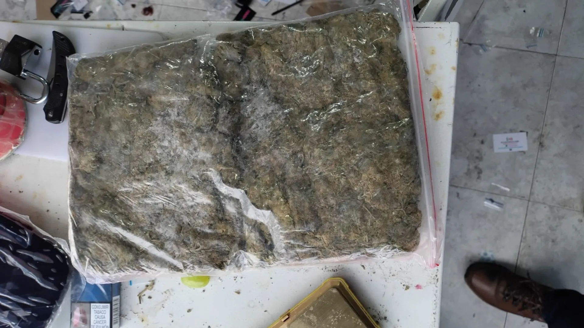 ¡Drogas, armas y celulares robados! Desmantelan fábrica casera de tusi y marihuana en el sur de Bogotá 2 ¡Drogas, armas y celulares robados! Desmantelan fábrica casera de tusi y marihuana en el sur de Bogotá