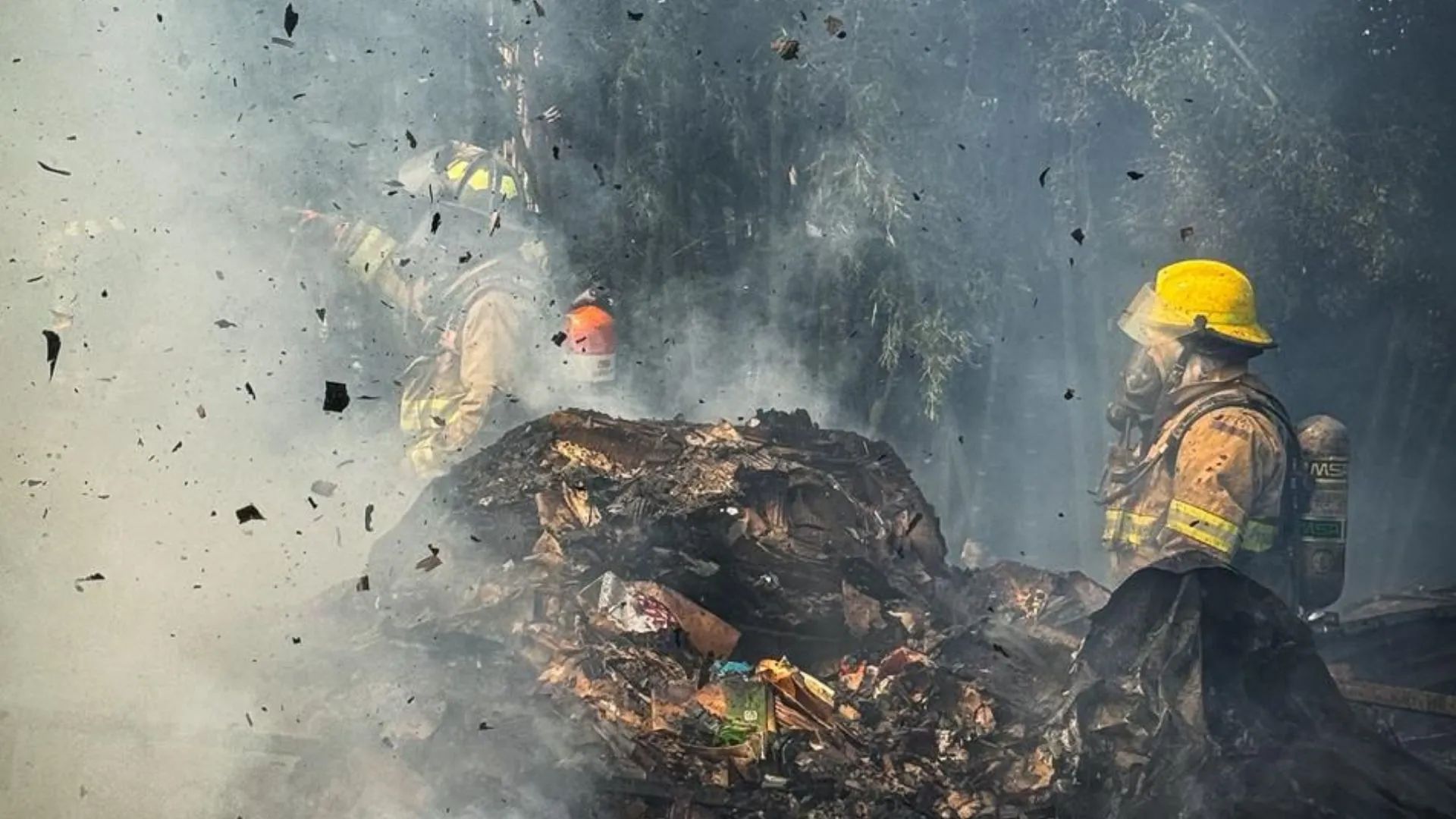 ¡Ya fue controlado! El voraz incendio en Boston dejó 16 personas atendidas y varias viviendas afectadas