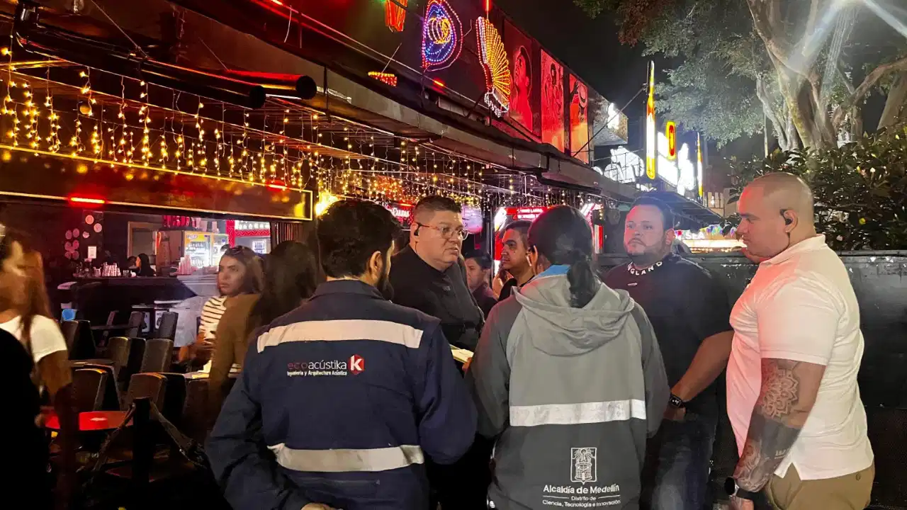 ¡Cuidado con la mezcla! Medellín advierte sobre riesgos al combinar alcohol y sueros