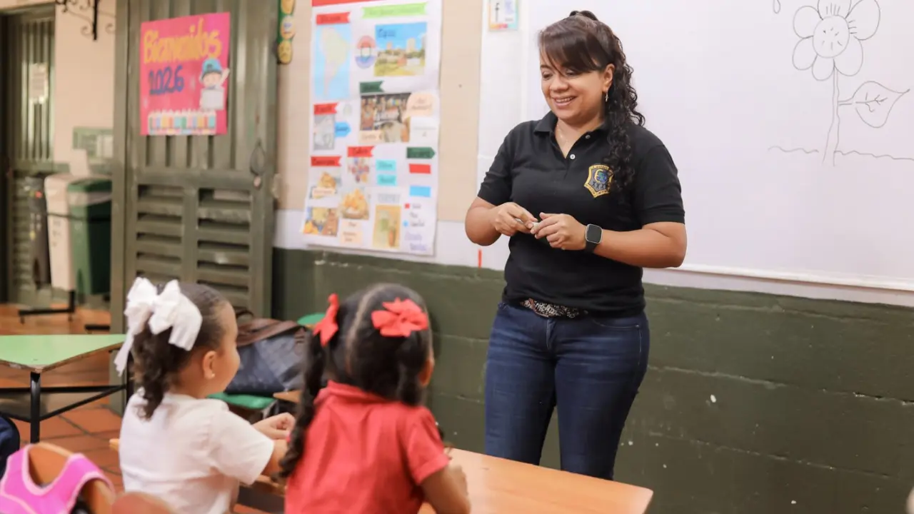 Medellín fortalece formación docente con inversión pública