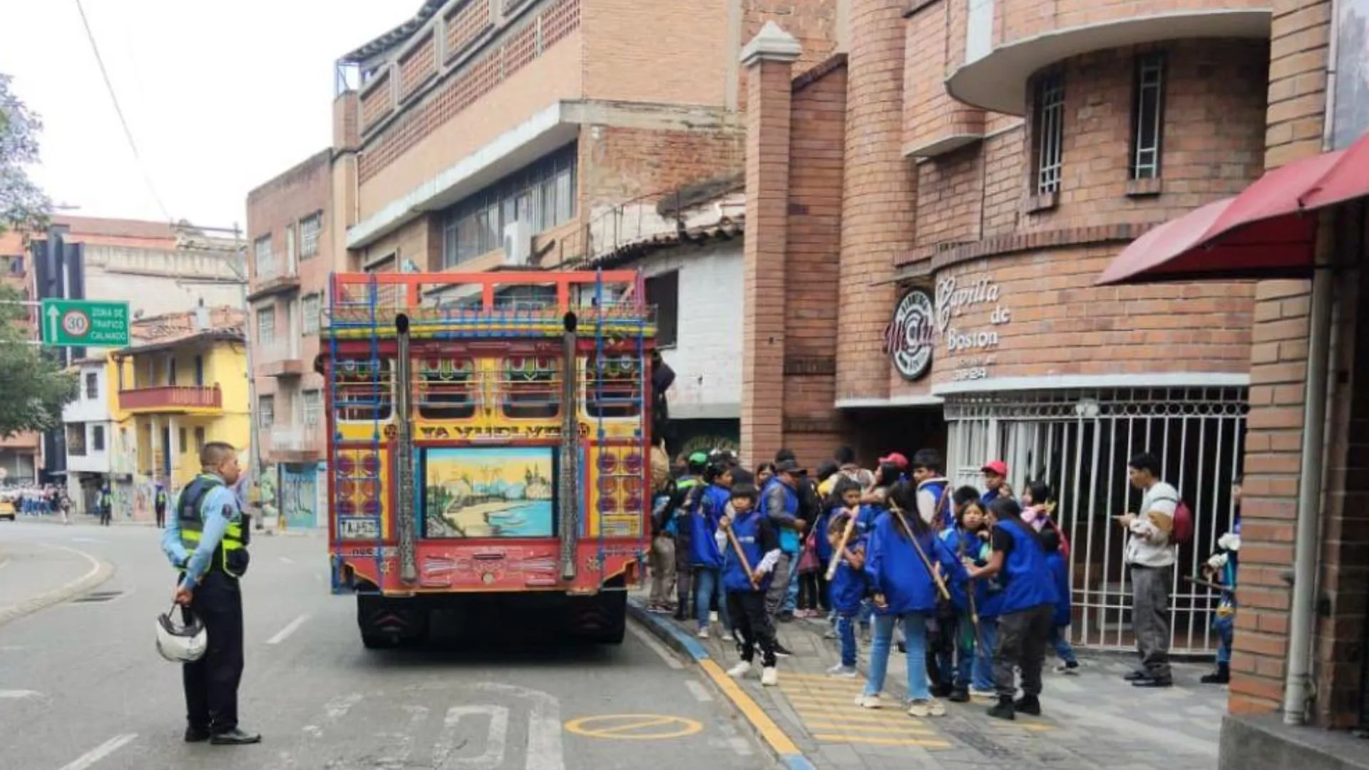 Fico cuestiona logística y origen de asistentes en la marcha del 1 de mayo en Medellín "para llenarle la plaza a Petro"